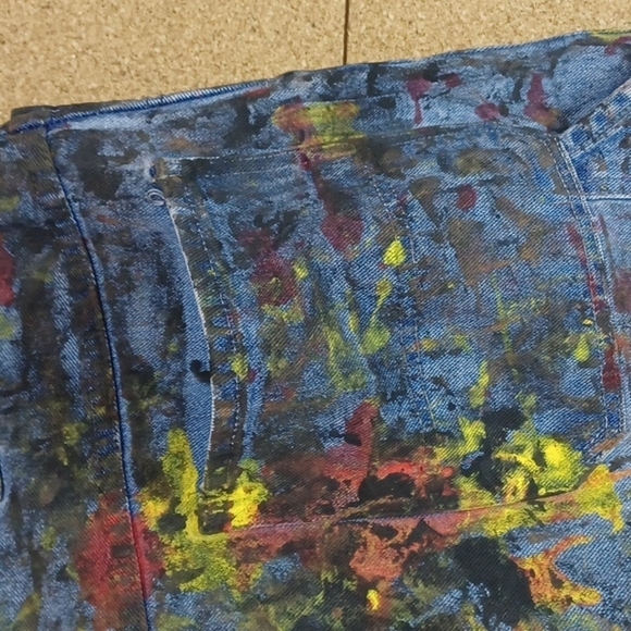 OLD NAVY PAINTERS SHORTS SIZE 35 IN A BEAUTIFUL HANDPAINTED COTTON - Picture 7 of 9